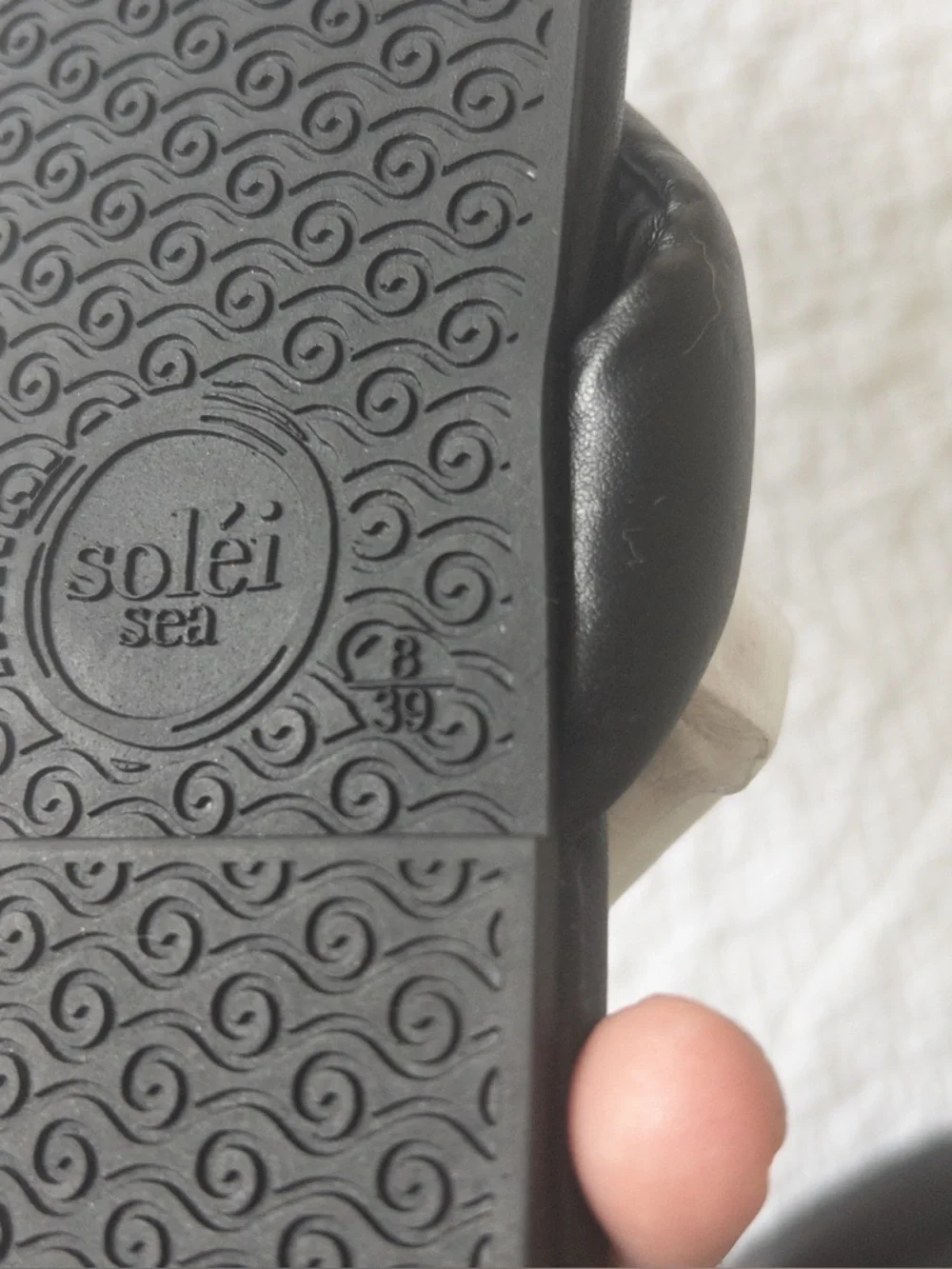 NWOT Solei Sea Gizel Pillow Strap Sandals Noir Black Size 8 US/39 - Picture 8 of 11